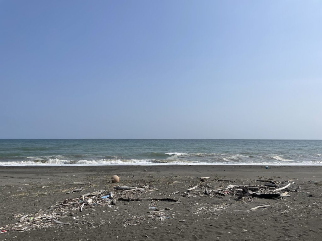 2022年4月の北海道苫小牧の砂浜